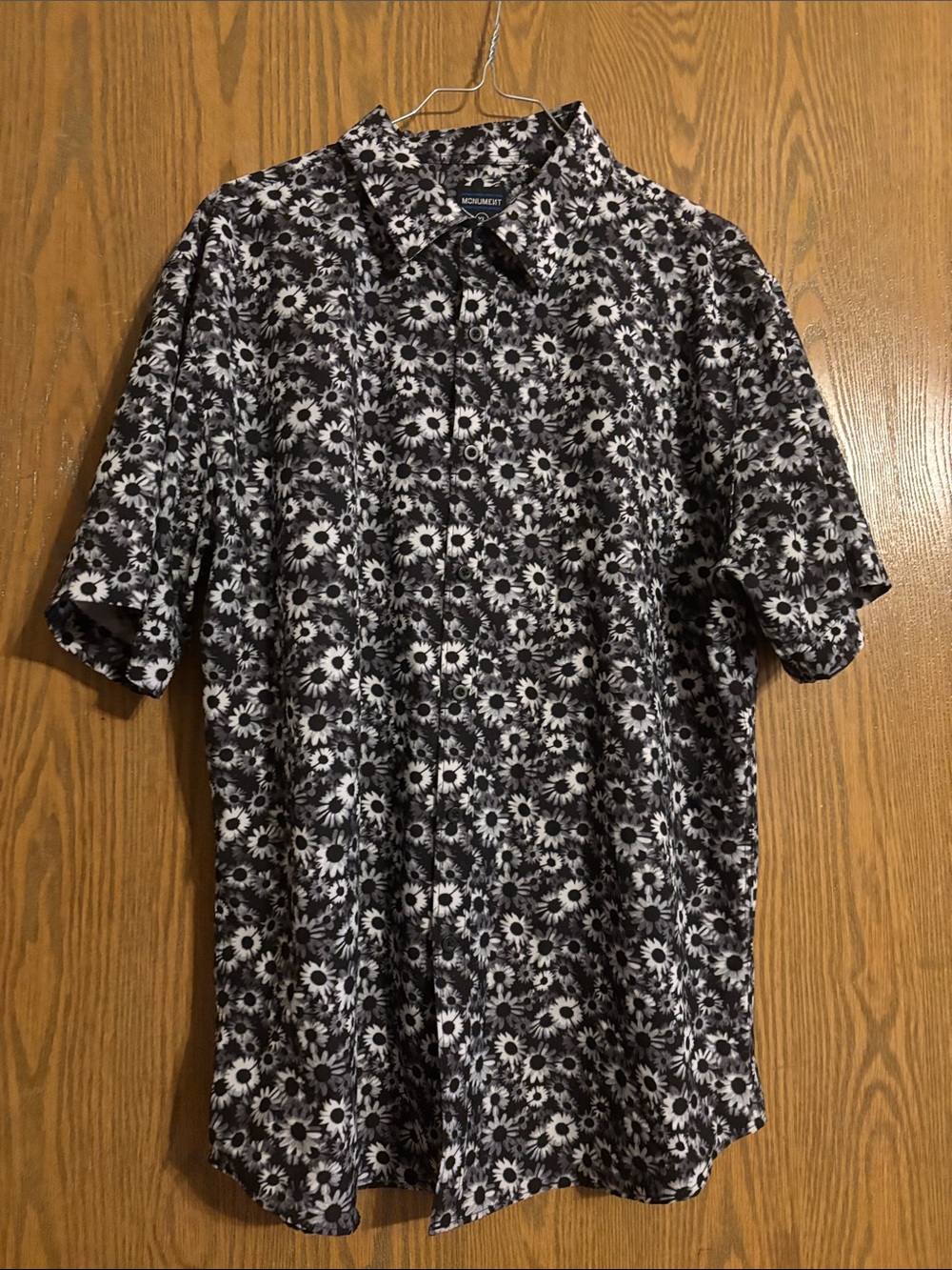 Monument Men’s Black & White Floral Short-Sleeve Button-Up Shirt Size XL